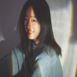 鞠君彩